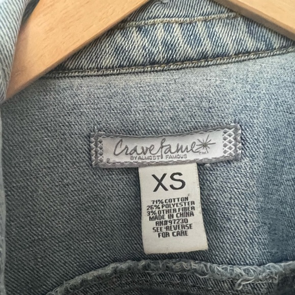Crave Fame Super Distressed Denim Jean Jacket XS - Picture 10 of 10